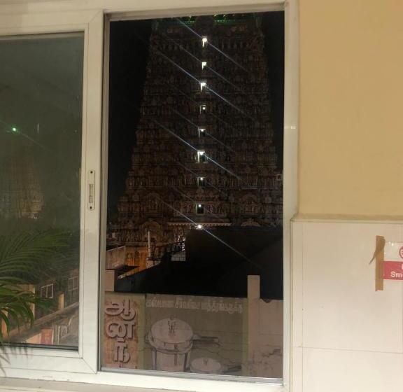 Отель Temple View Annex