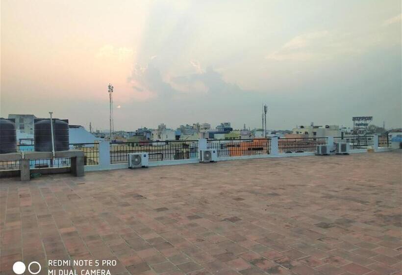 Отель Temple View Annex