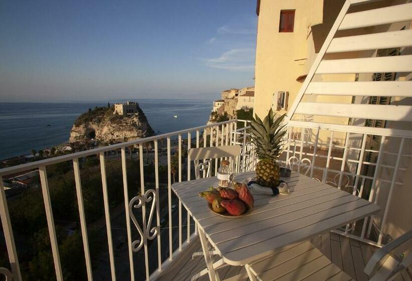 Le Tolde Del Corallone