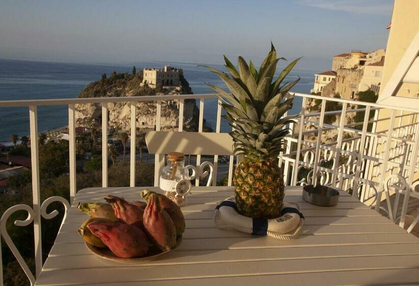 Le Tolde Del Corallone