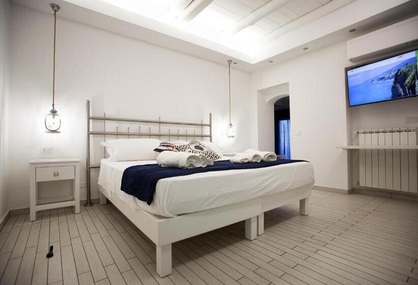 Le Tolde Del Corallone