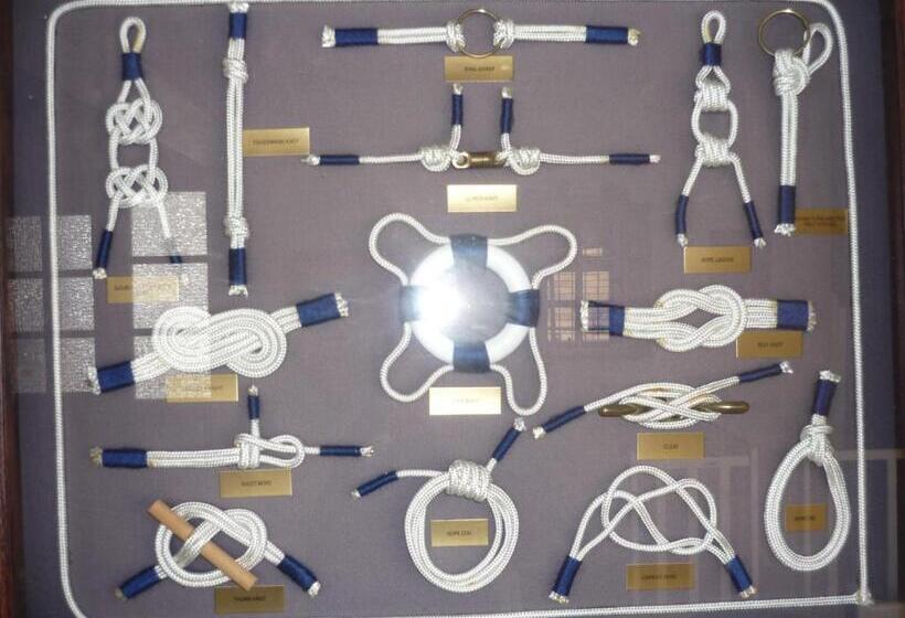 پانسیون A1bay View Collection Cottage & Apartment Sea Facing