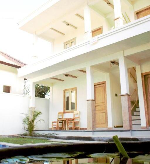 פנסיון Adore Guesthouse