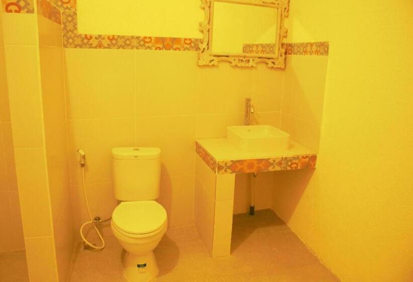 פנסיון Adore Guesthouse