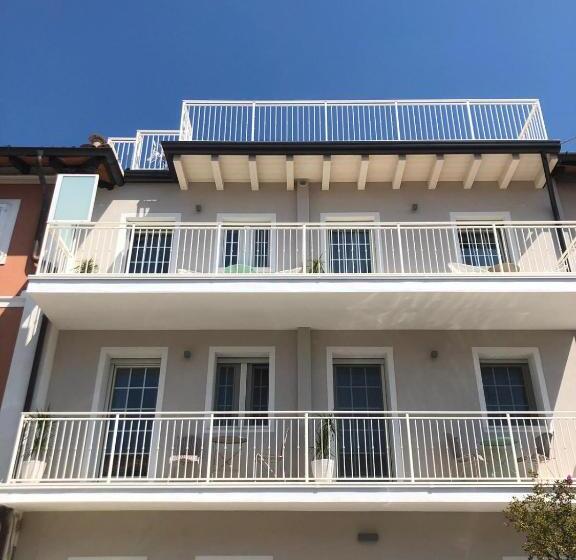 펜션 Laura E Christian   Rooms