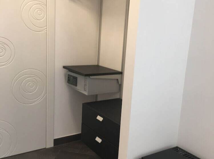 پانسیون Le Divine Di Via Olivieri   Reception Via Xxv Aprile 5