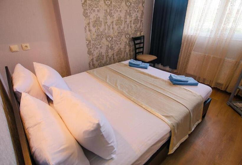 پانسیون Luca Lili