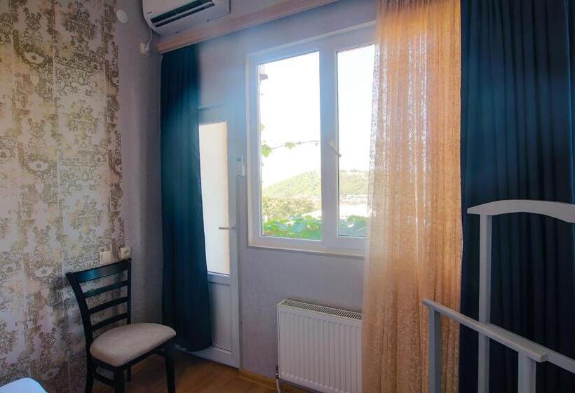 پانسیون Luca Lili