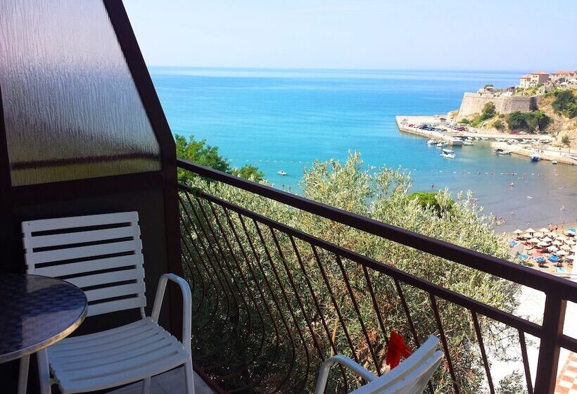 پانسیون Momo Sea View Apartments