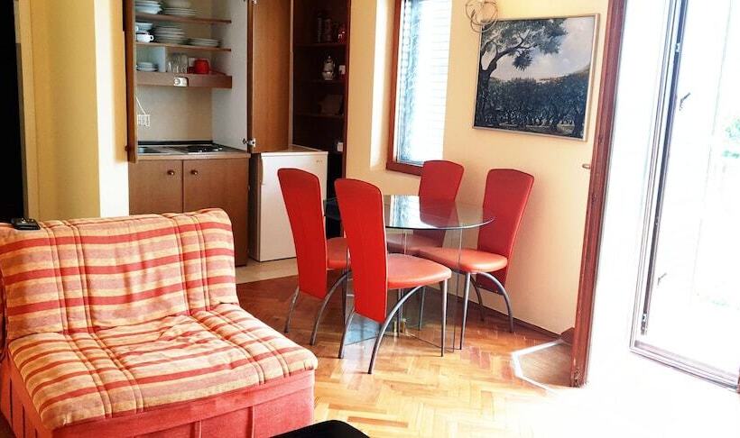 پانسیون Momo Sea View Apartments