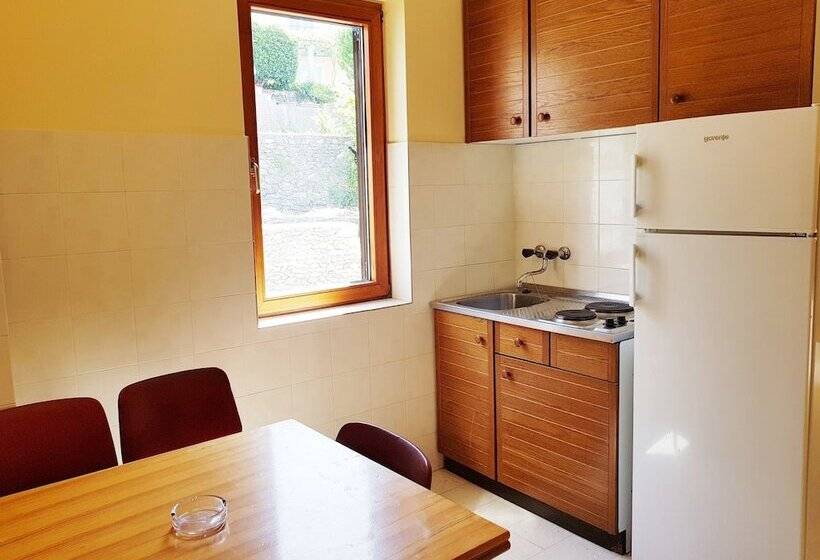 پانسیون Momo Sea View Apartments