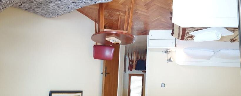 پانسیون Momo Sea View Apartments