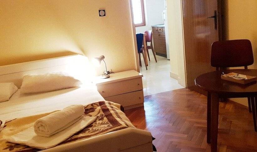 پانسیون Momo Sea View Apartments