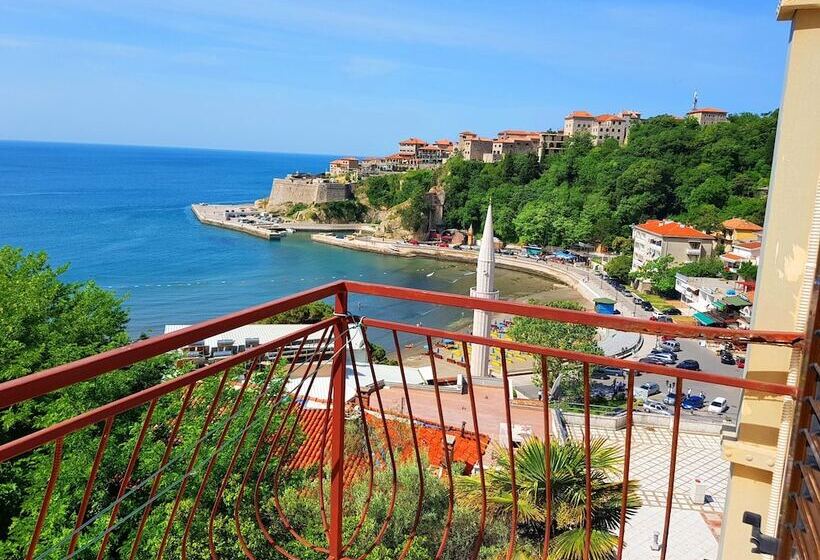 پانسیون Momo Sea View Apartments