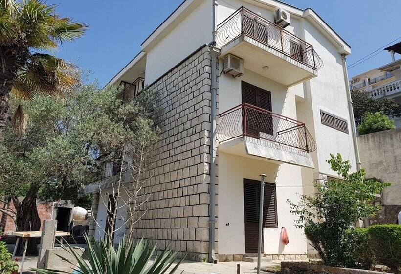 پانسیون Momo Sea View Apartments