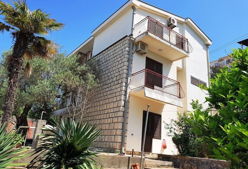 پانسیون Momo Sea View Apartments