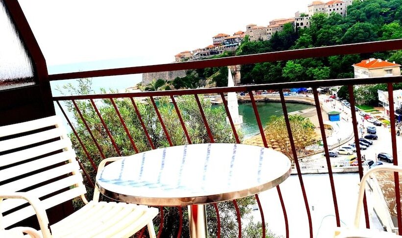 پانسیون Momo Sea View Apartments