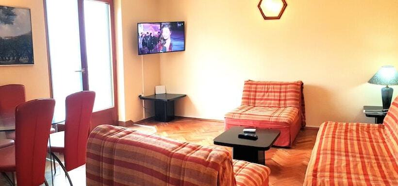 پانسیون Momo Sea View Apartments