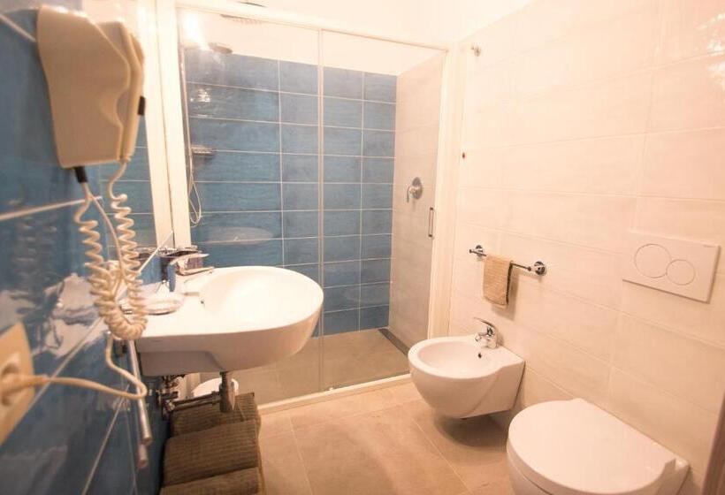 ペンション Papiroom S