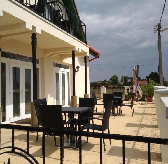 ペンション St. Hubert Vendégház