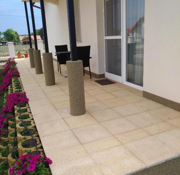 ペンション St. Hubert Vendégház