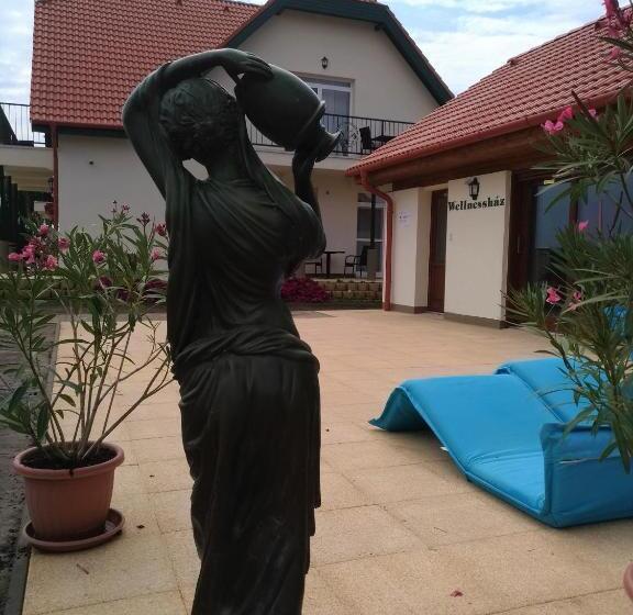 ペンション St. Hubert Vendégház