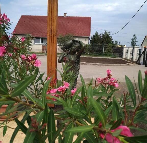 ペンション St. Hubert Vendégház