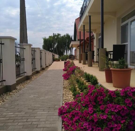 ペンション St. Hubert Vendégház