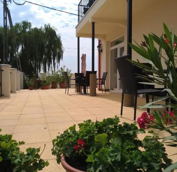 ペンション St. Hubert Vendégház