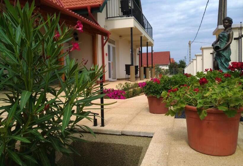 ペンション St. Hubert Vendégház