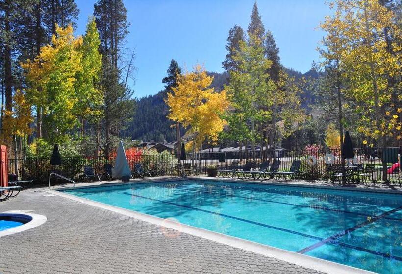 リゾートホテル Olympic Village Inn Olympic Valley