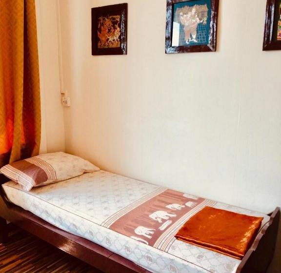 Suvarnabhumi Airport Yha Hostel