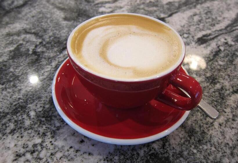 Aston Road Villa Bed & Breakfast