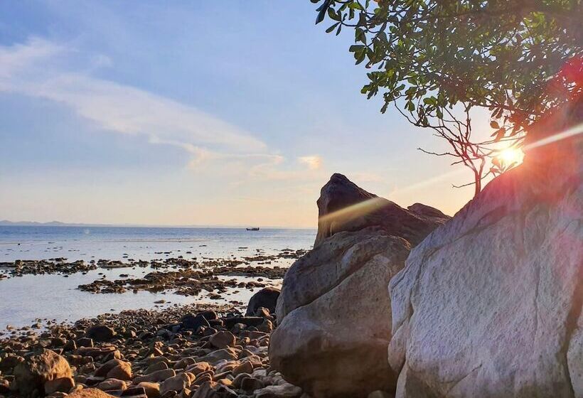 Bayu Lestari Island Resort