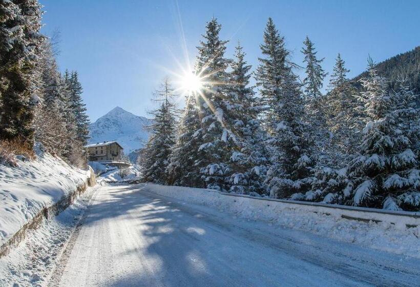 تختخواب و صبحانه Al Baitin   Charme & Nature