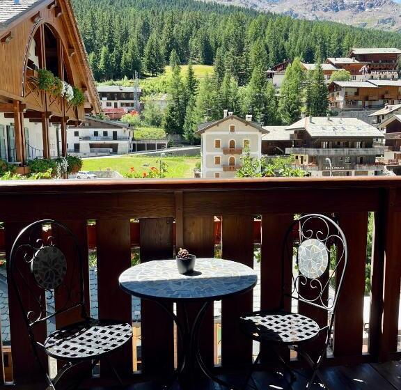 تختخواب و صبحانه Al Baitin   Charme & Nature