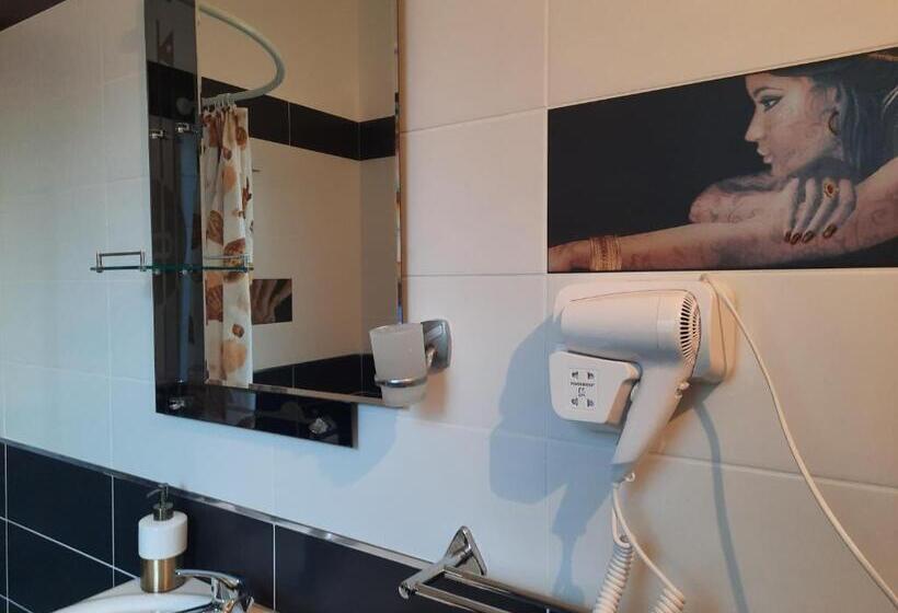 تختخواب و صبحانه Guesthouse Pelivani