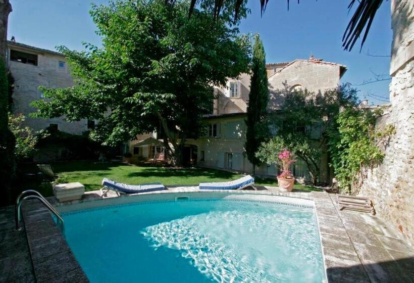 مبيت وإفطار Maison De La Bourgade