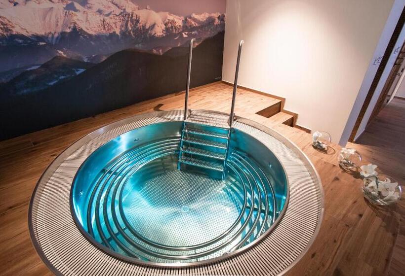 Boutique Hotel Grahor