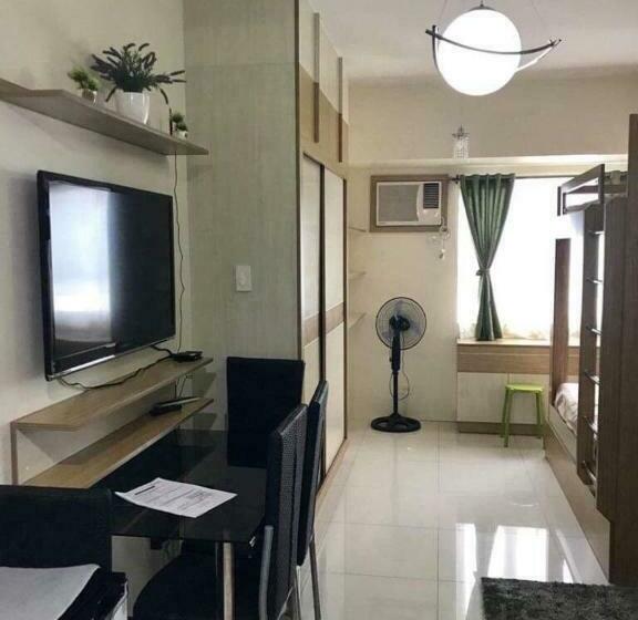 Stays At Green Residences 1 Bedroom With Complimentary Breakfast For 2