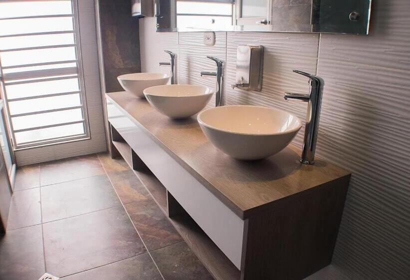 Hostel Laguna Salá By Fsl