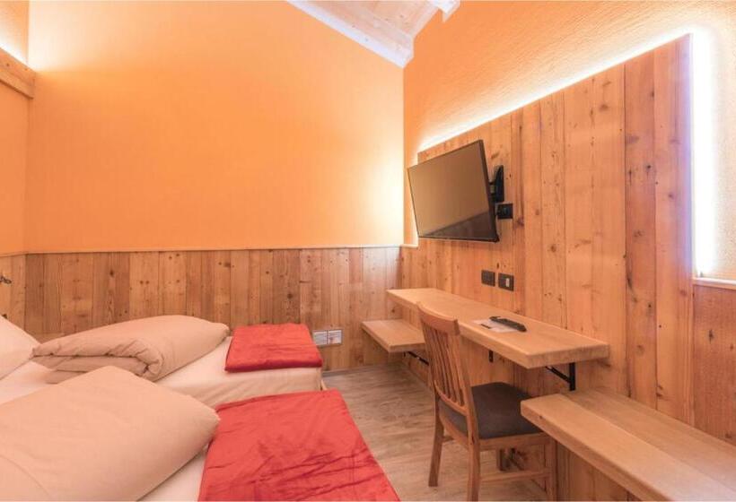 هتل Agriturismo La Poina