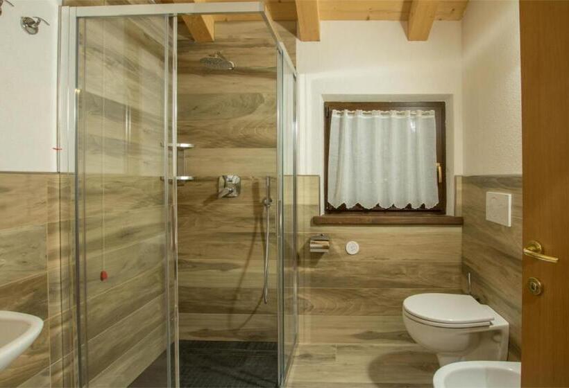 هتل Agriturismo La Poina