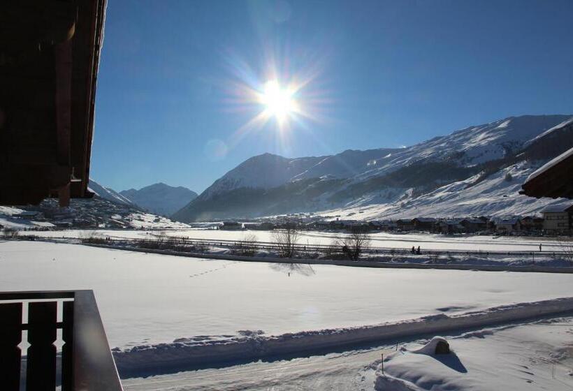 هتل Agriturismo La Poina