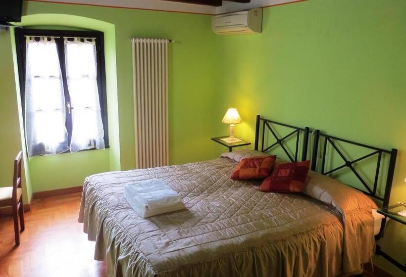 فندق Agriturismo La Staffa