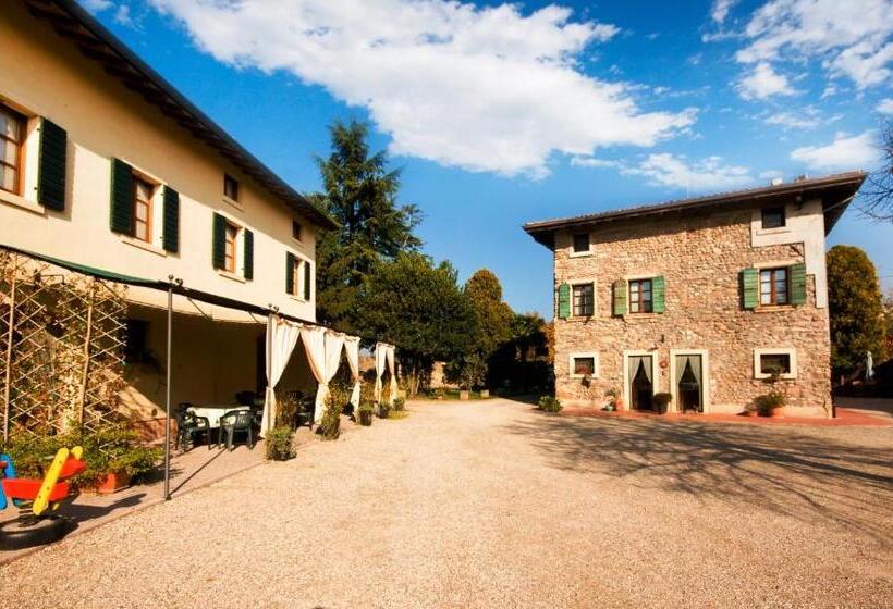 فندق Agriturismo La Staffa