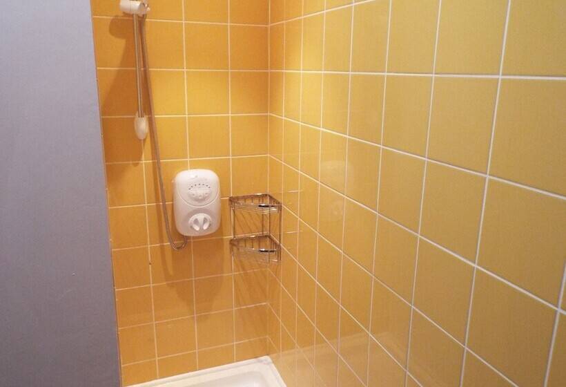 בית מלון כפרי Brookside Lodge