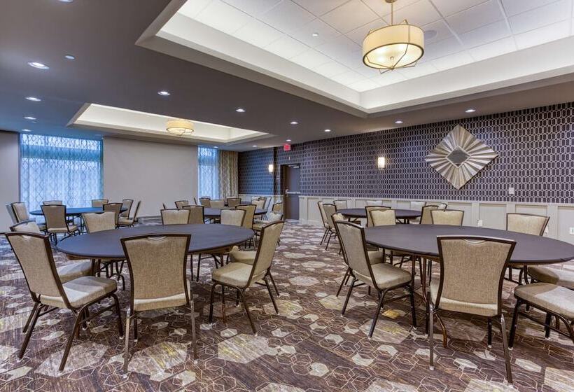 בית מלון כפרי Drury Inn & Suites Cleveland Beachwood