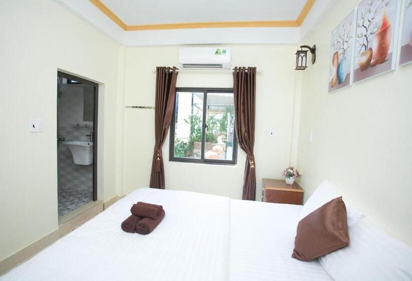 هتل Golden Forest Homestay