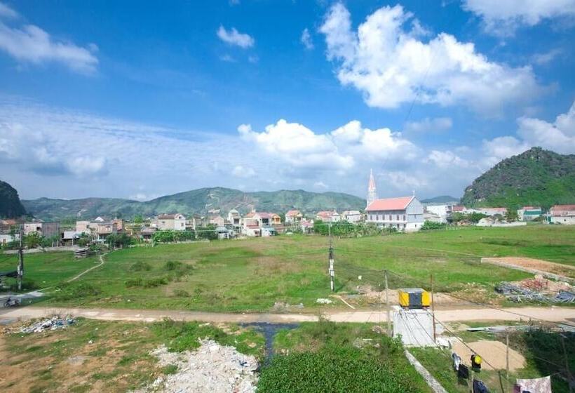 هتل Golden Forest Homestay